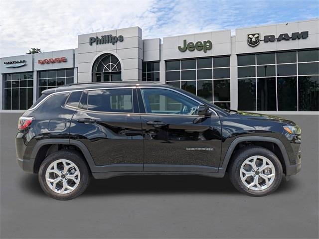 new 2025 Jeep Compass car, priced at $30,760