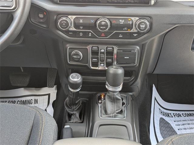 new 2025 Jeep Gladiator car, priced at $43,110