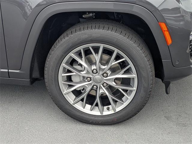 new 2025 Jeep Grand Cherokee car, priced at $57,689