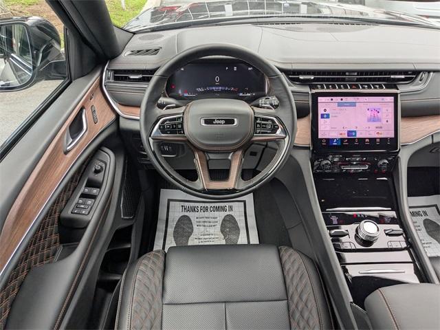 new 2025 Jeep Grand Cherokee car, priced at $57,689