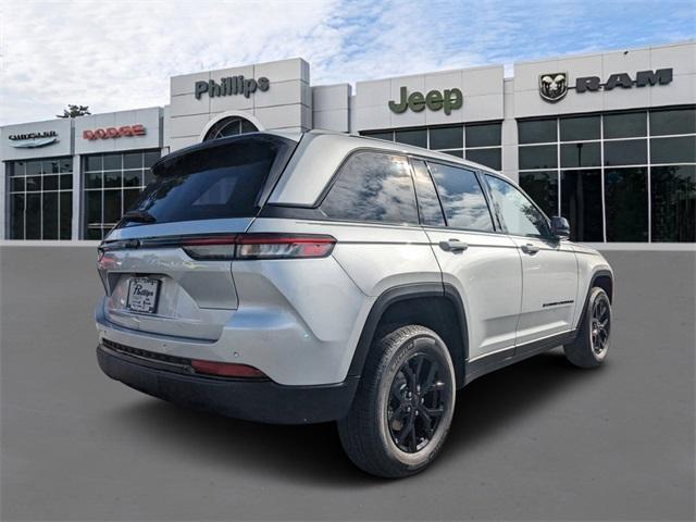 new 2025 Jeep Grand Cherokee car, priced at $43,030