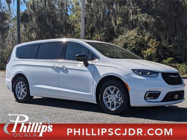 new 2025 Chrysler Pacifica car, priced at $47,320