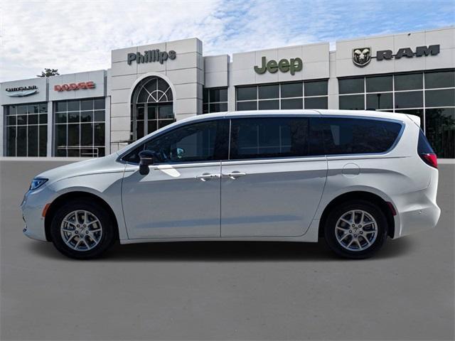 new 2025 Chrysler Pacifica car, priced at $43,526