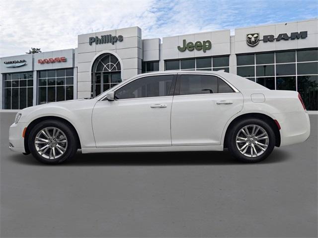 used 2021 Chrysler 300 car, priced at $23,497