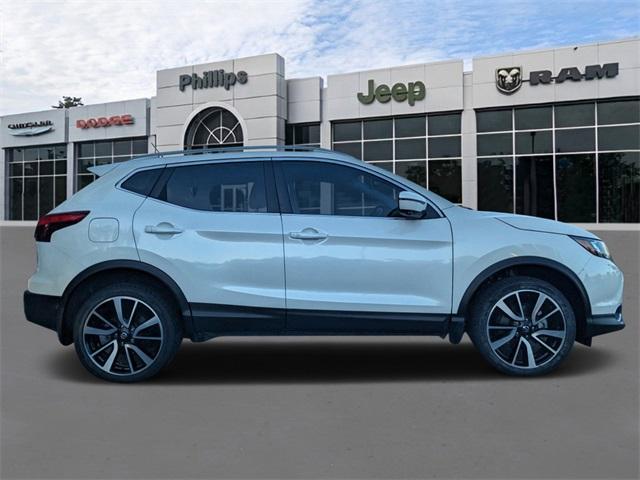 used 2017 Nissan Rogue Sport car, priced at $17,999