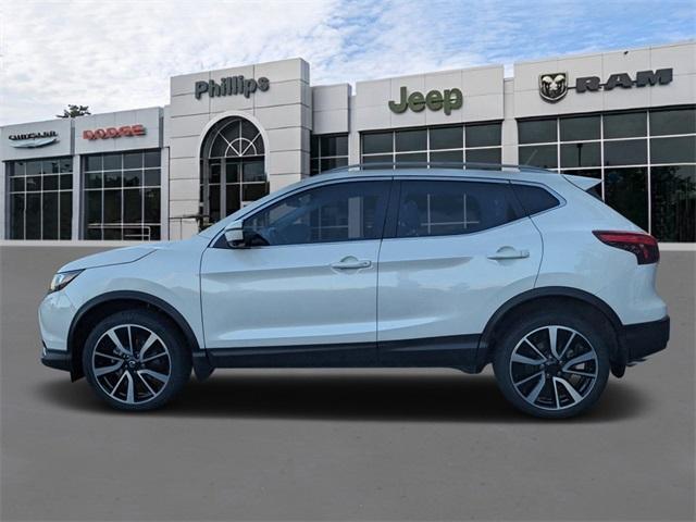 used 2017 Nissan Rogue Sport car, priced at $17,999