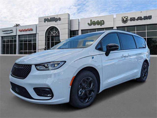 new 2024 Chrysler Pacifica Hybrid car, priced at $55,451