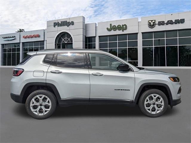 new 2025 Jeep Compass car, priced at $33,435