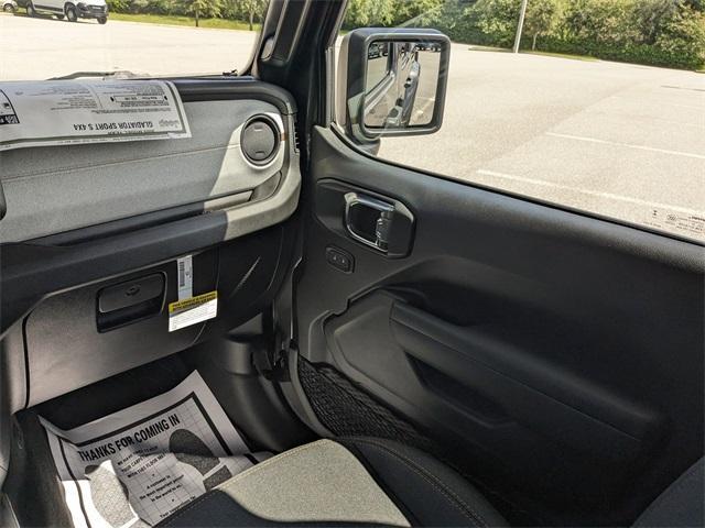 new 2025 Jeep Gladiator car, priced at $48,905