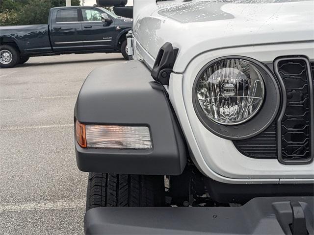 new 2025 Jeep Gladiator car, priced at $42,515