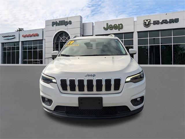 used 2019 Jeep Cherokee car, priced at $17,999