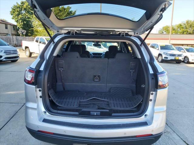 used 2015 Chevrolet Traverse car, priced at $9,995