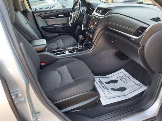 used 2015 Chevrolet Traverse car, priced at $9,995