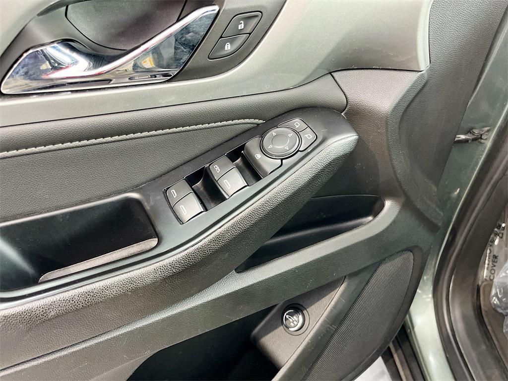 used 2022 Chevrolet Traverse car, priced at $27,400