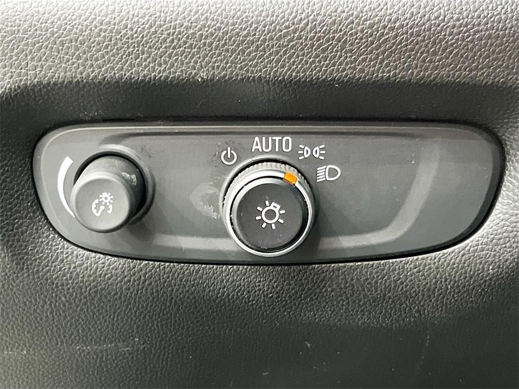 used 2022 Chevrolet Traverse car, priced at $27,400