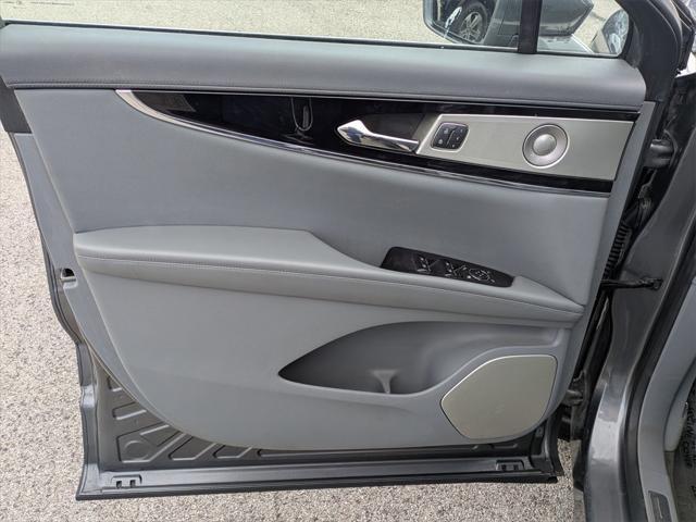 used 2022 Lincoln Nautilus car, priced at $31,200