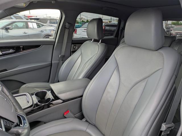 used 2022 Lincoln Nautilus car, priced at $31,200