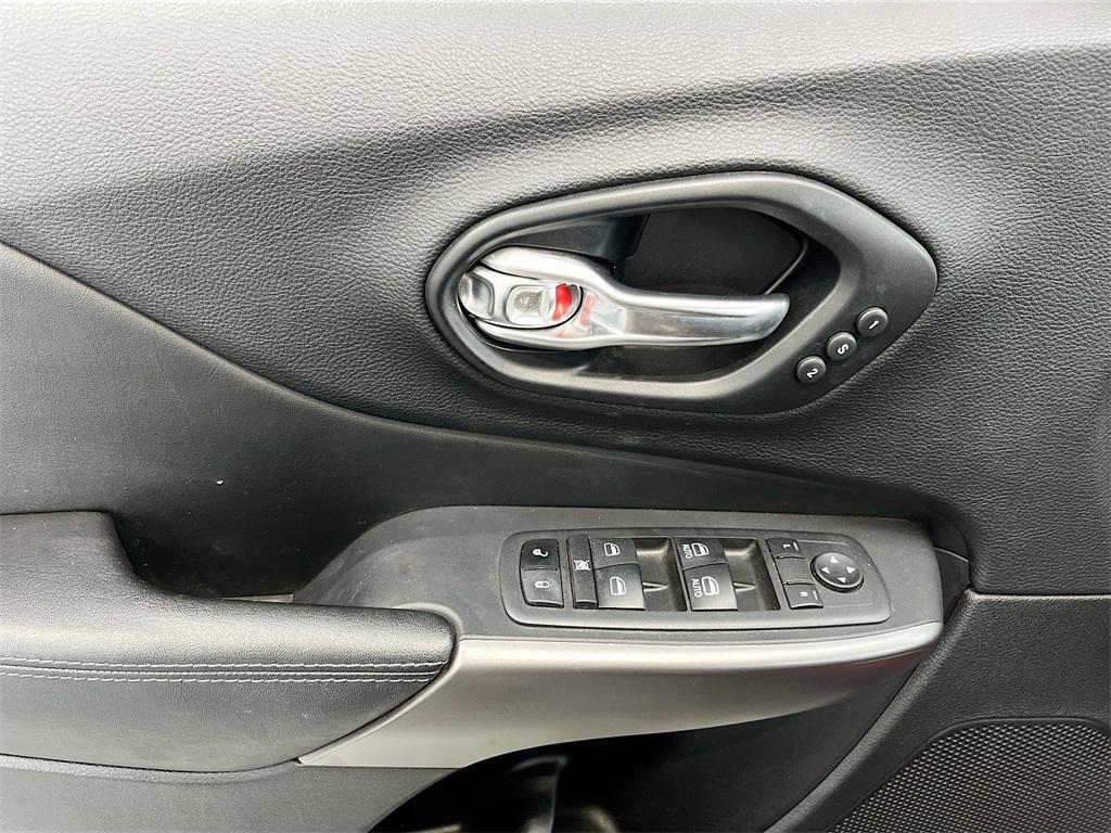 used 2021 Jeep Cherokee car, priced at $20,000