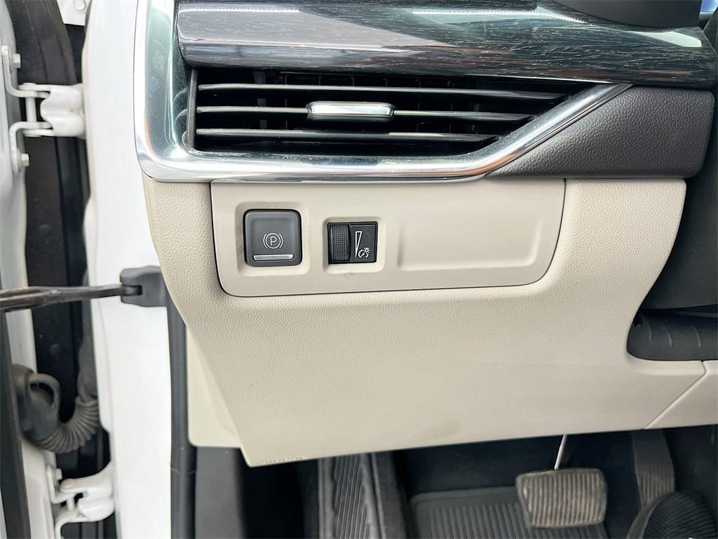 used 2021 Cadillac XT4 car, priced at $20,300