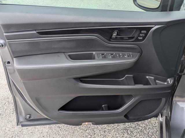 used 2024 Honda Odyssey car, priced at $34,500