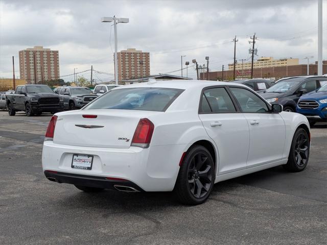 used 2021 Chrysler 300 car, priced at $18,500