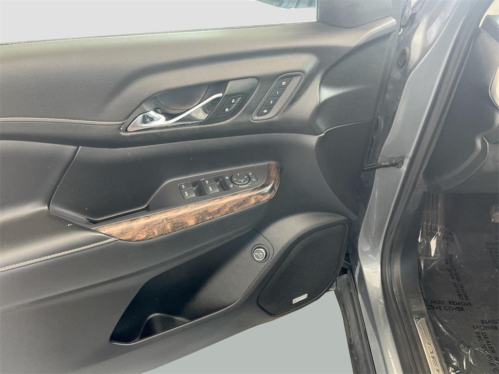 used 2022 GMC Acadia car, priced at $25,000