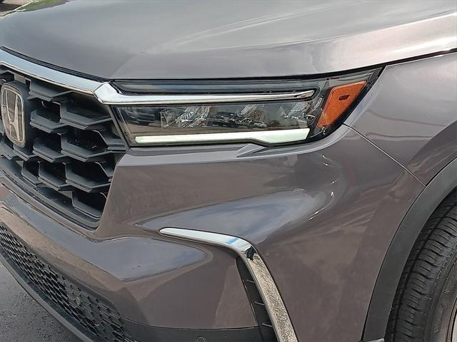 used 2023 Honda Pilot car, priced at $32,000