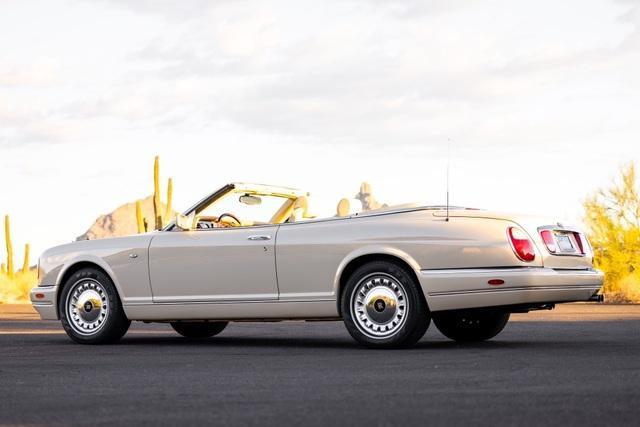 used 2001 Rolls-Royce Corniche car