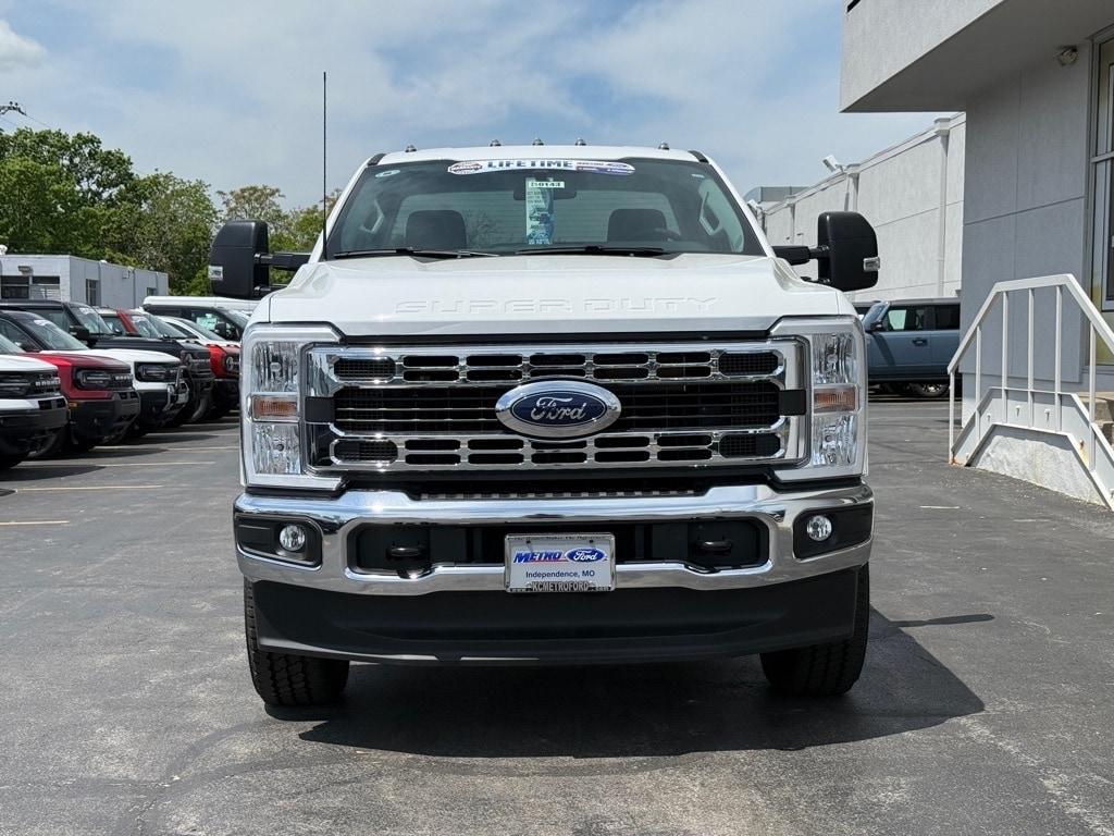new 2025 Ford F-350 car, priced at $54,067