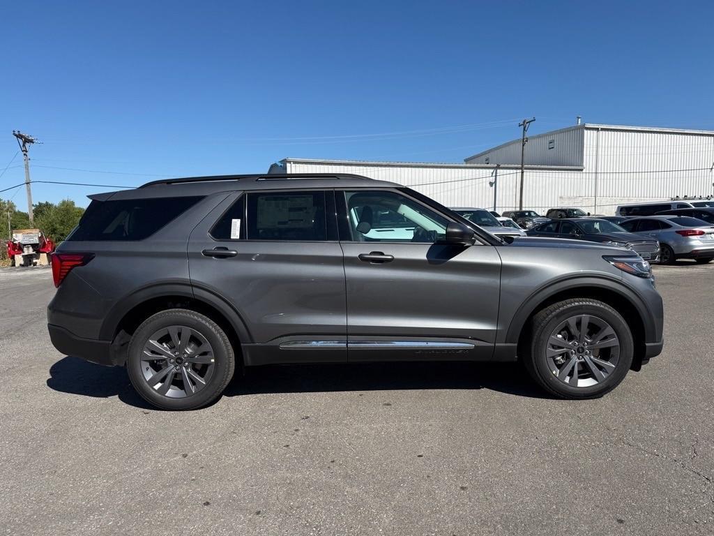 new 2025 Ford Explorer car, priced at $47,223