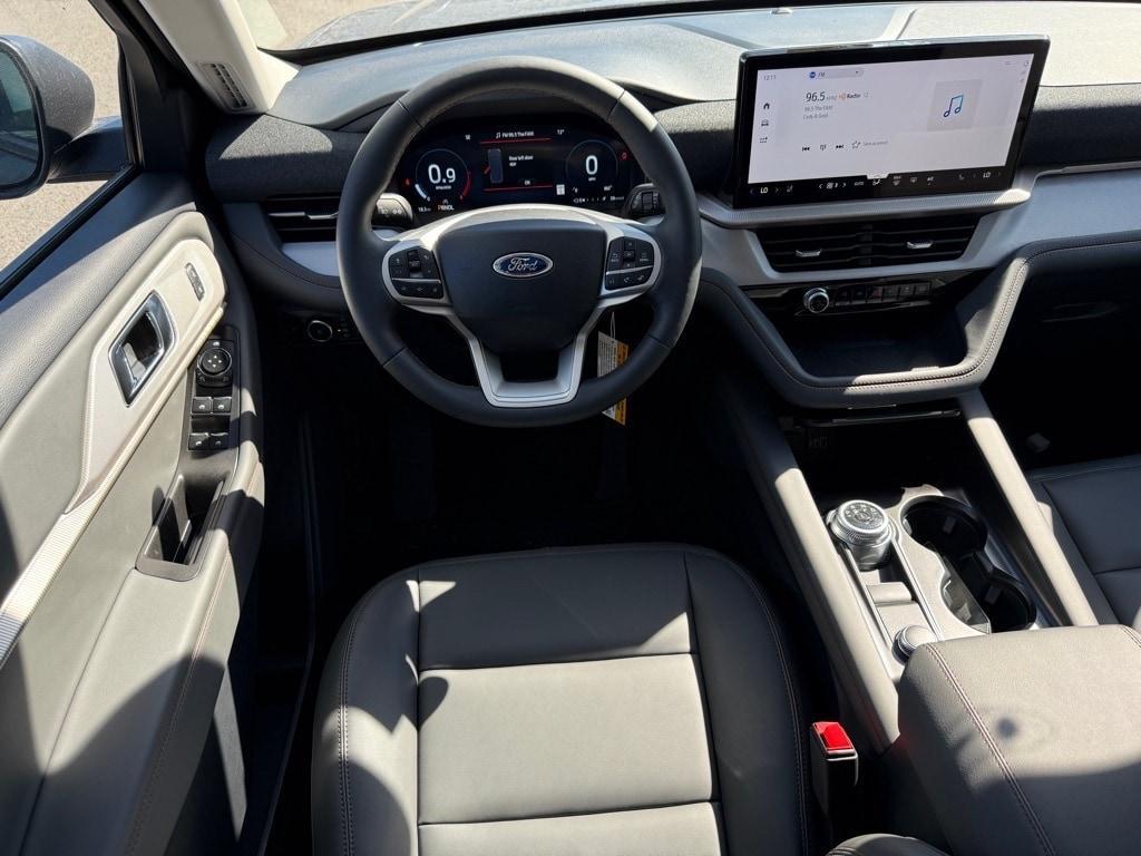new 2025 Ford Explorer car, priced at $47,223