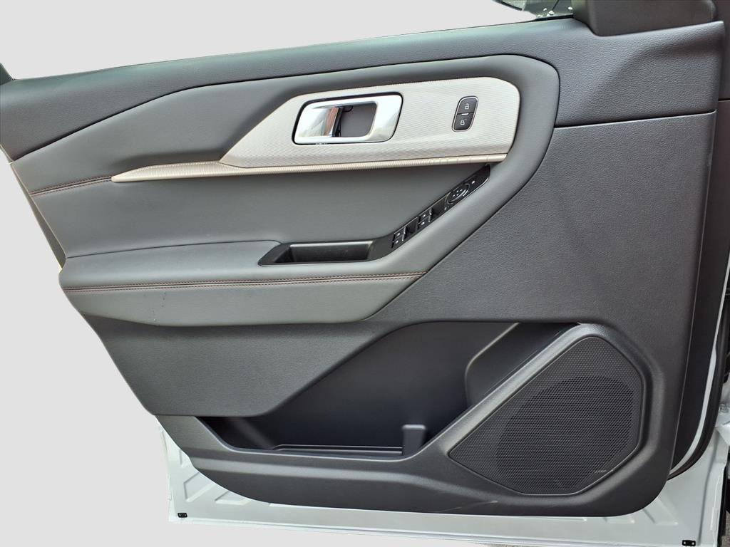 new 2025 Ford Explorer car, priced at $40,635