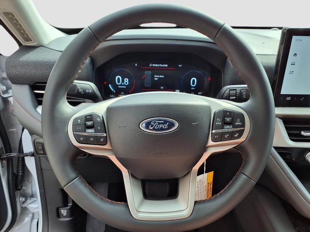 new 2025 Ford Explorer car, priced at $40,635
