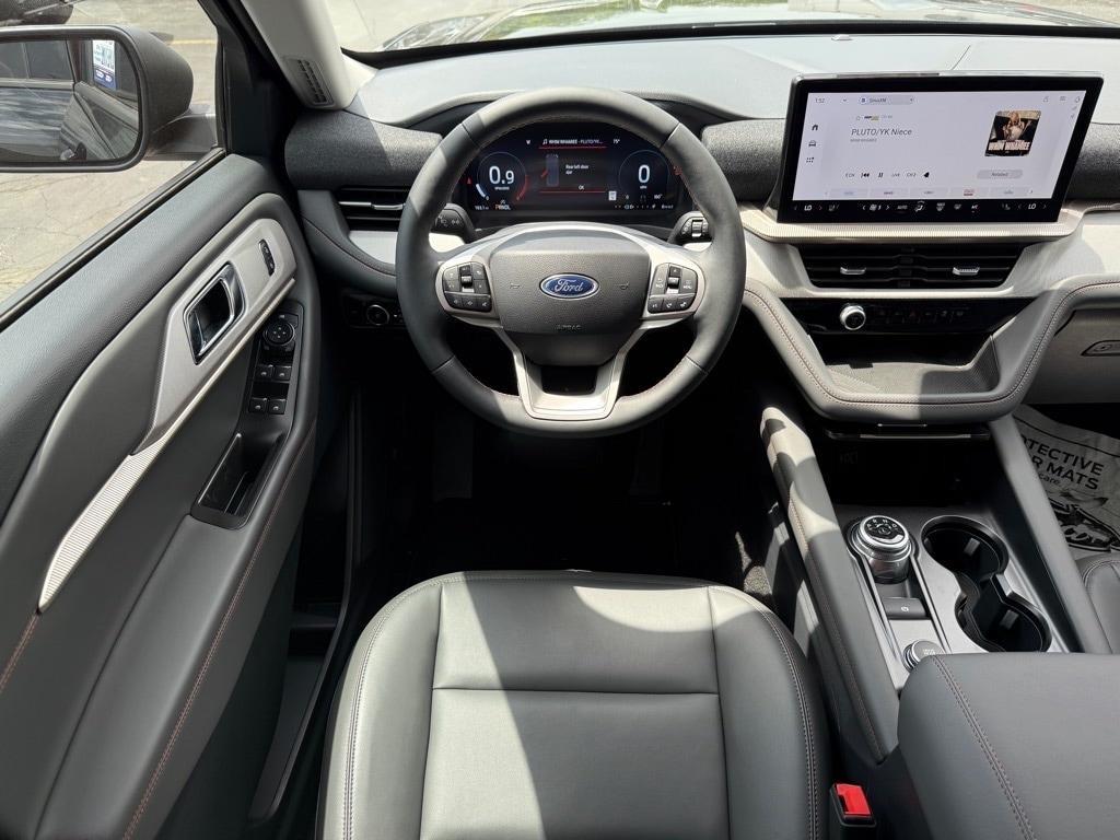 new 2025 Ford Explorer car