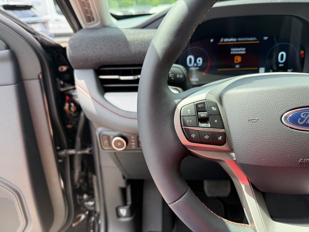 new 2025 Ford Explorer car