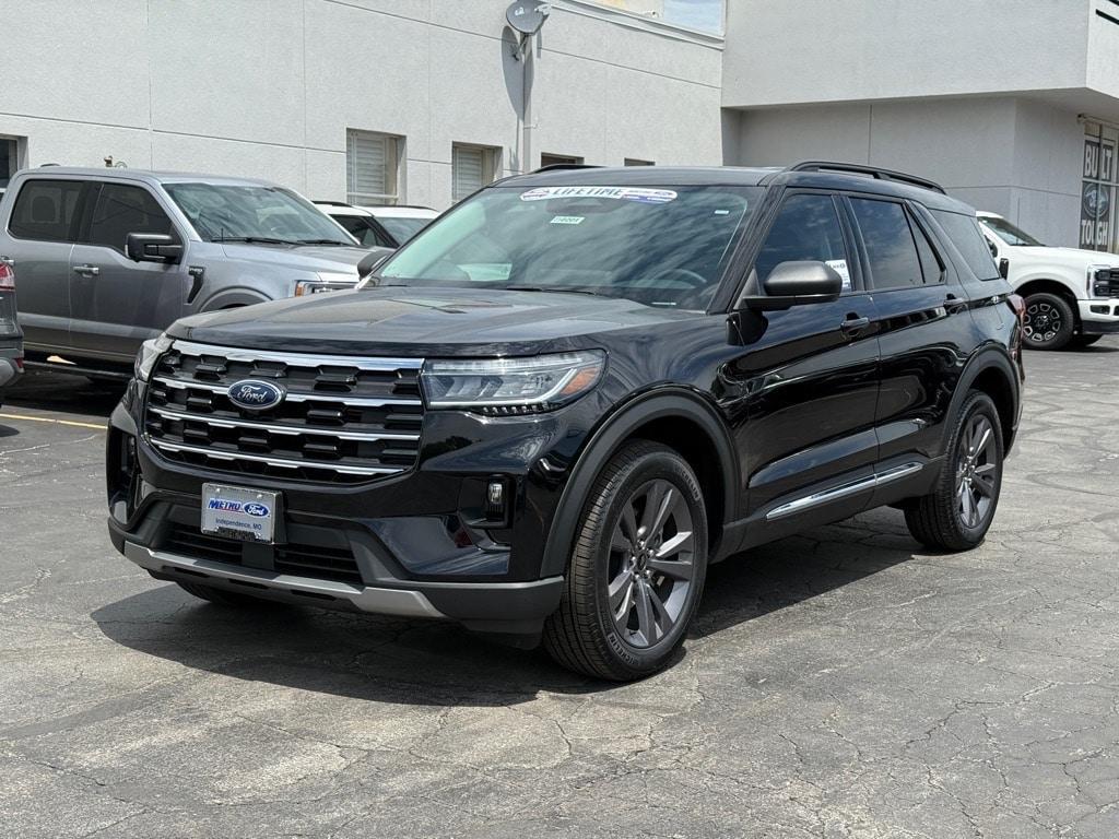 new 2025 Ford Explorer car