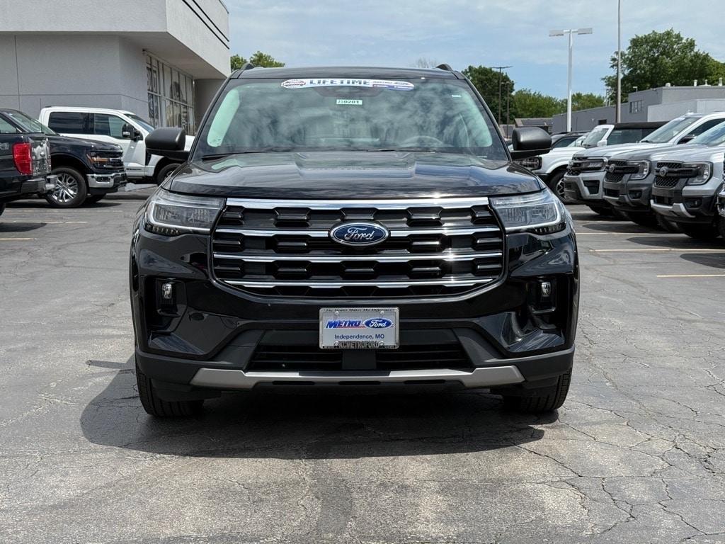 new 2025 Ford Explorer car