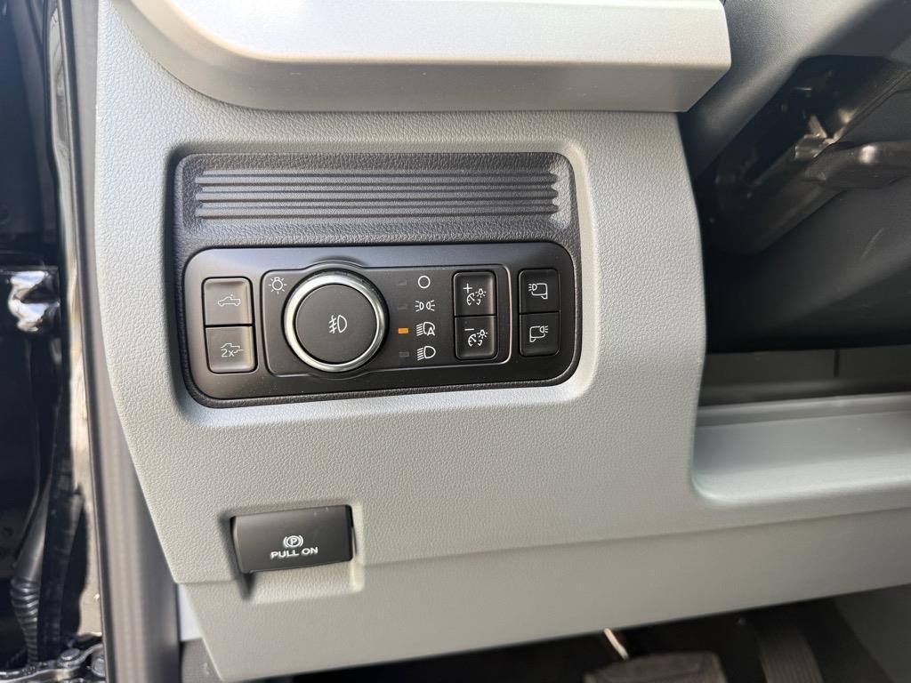 new 2025 Ford F-250 car, priced at $67,458