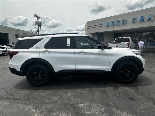 new 2024 Ford Explorer car, priced at $51,097