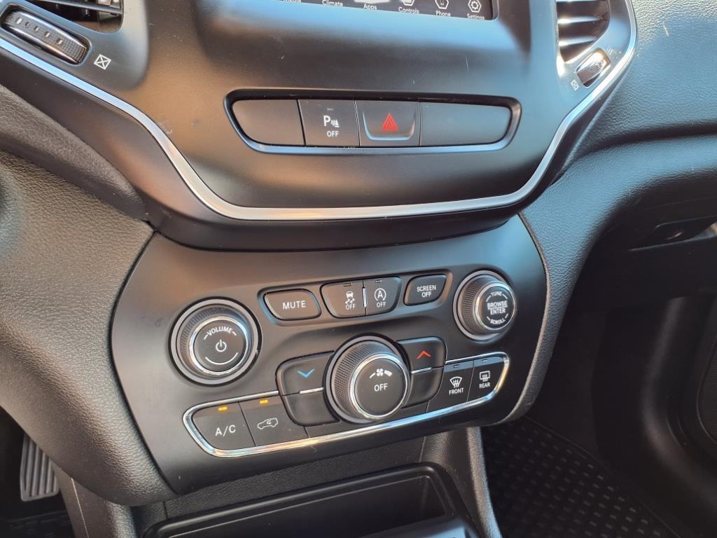 used 2019 Jeep Cherokee car, priced at $12,489