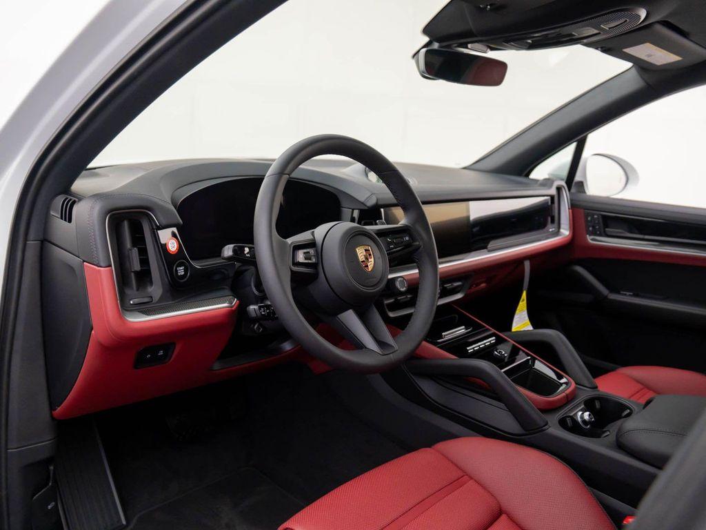 new 2025 Porsche Cayenne car