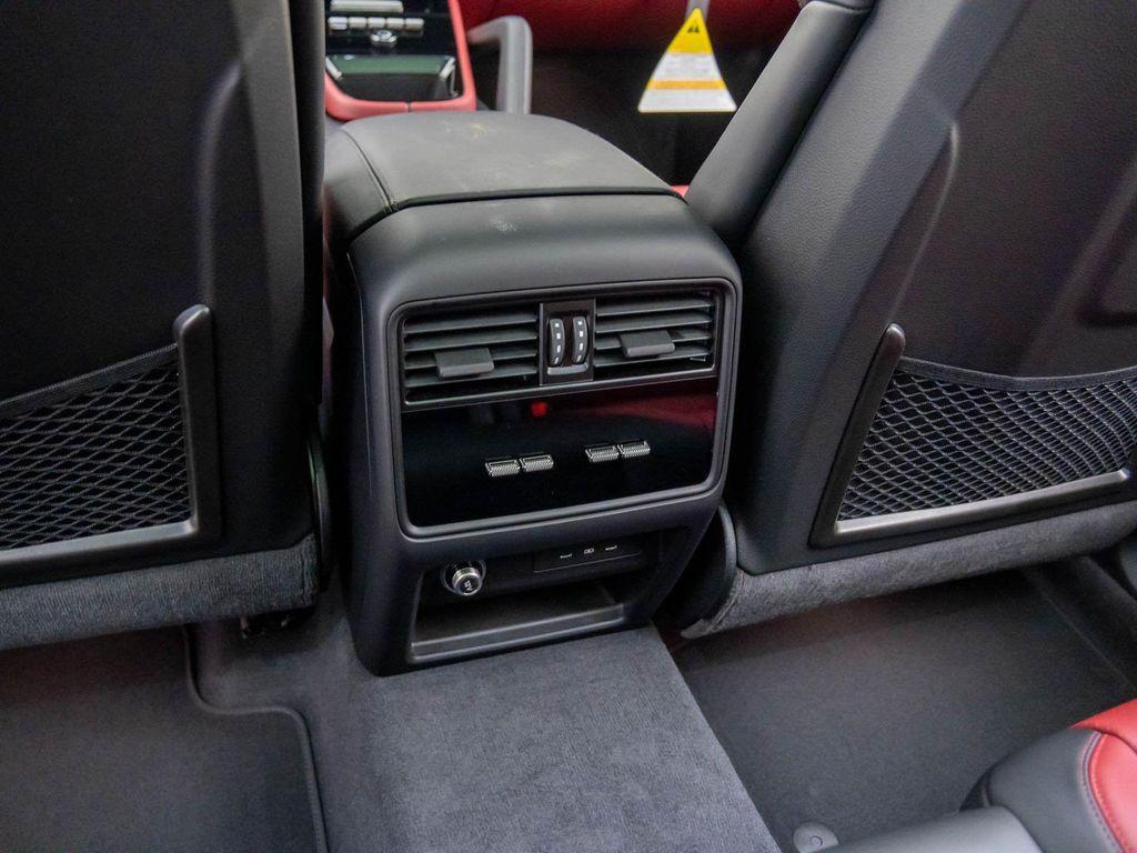 new 2025 Porsche Cayenne car