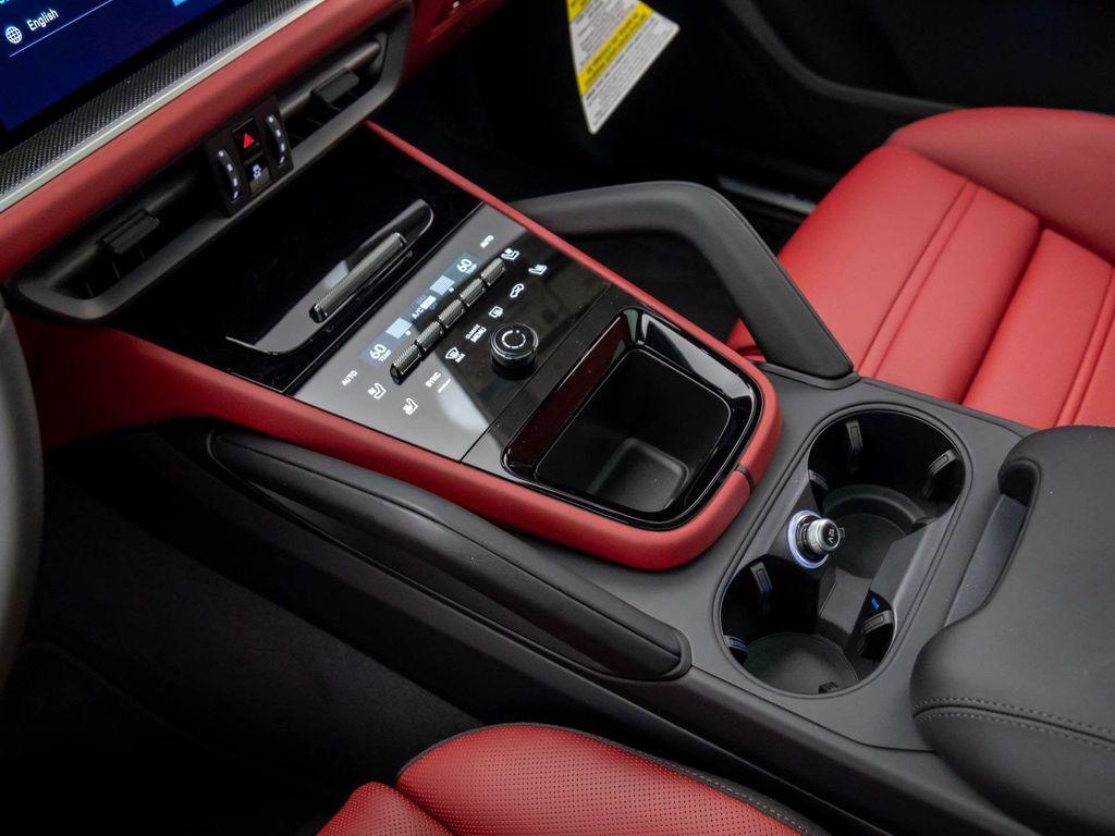 new 2025 Porsche Cayenne car