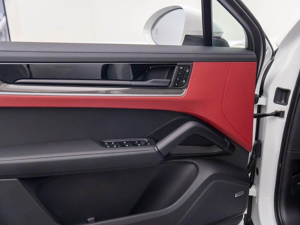 new 2025 Porsche Cayenne car