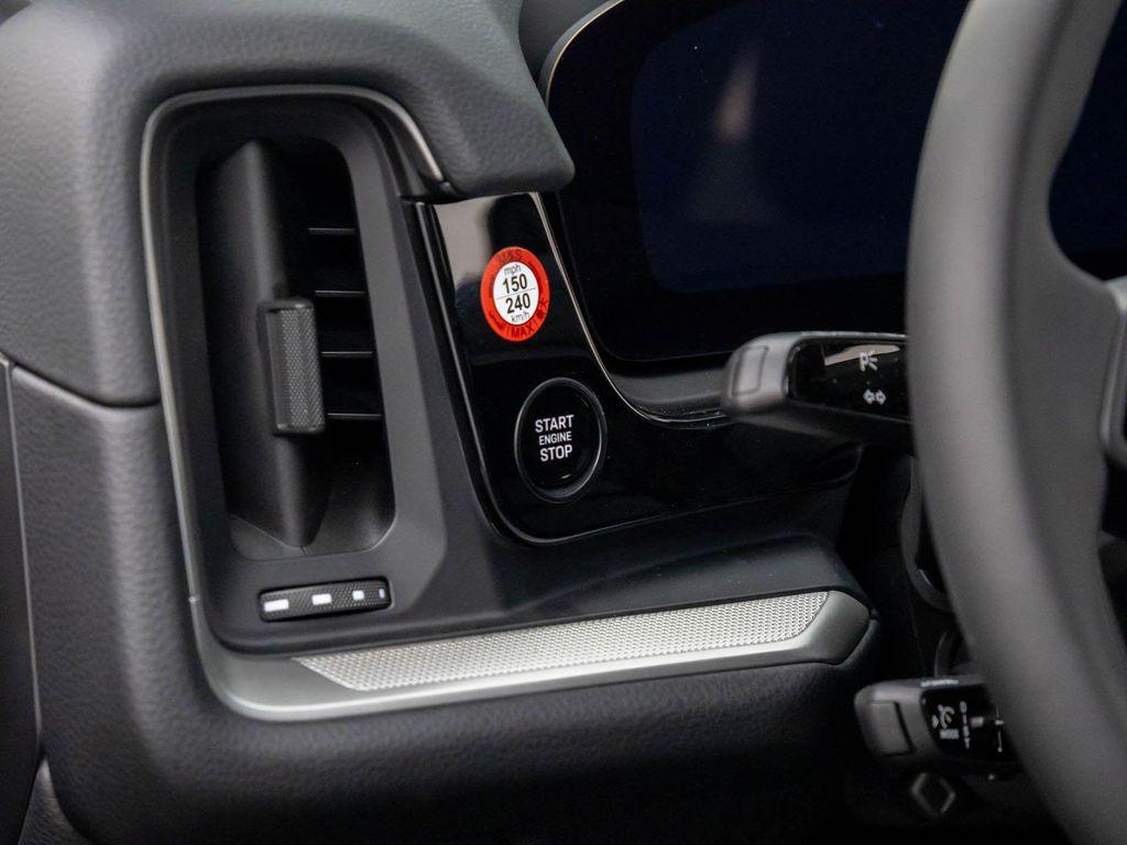 new 2025 Porsche Cayenne car, priced at $94,725