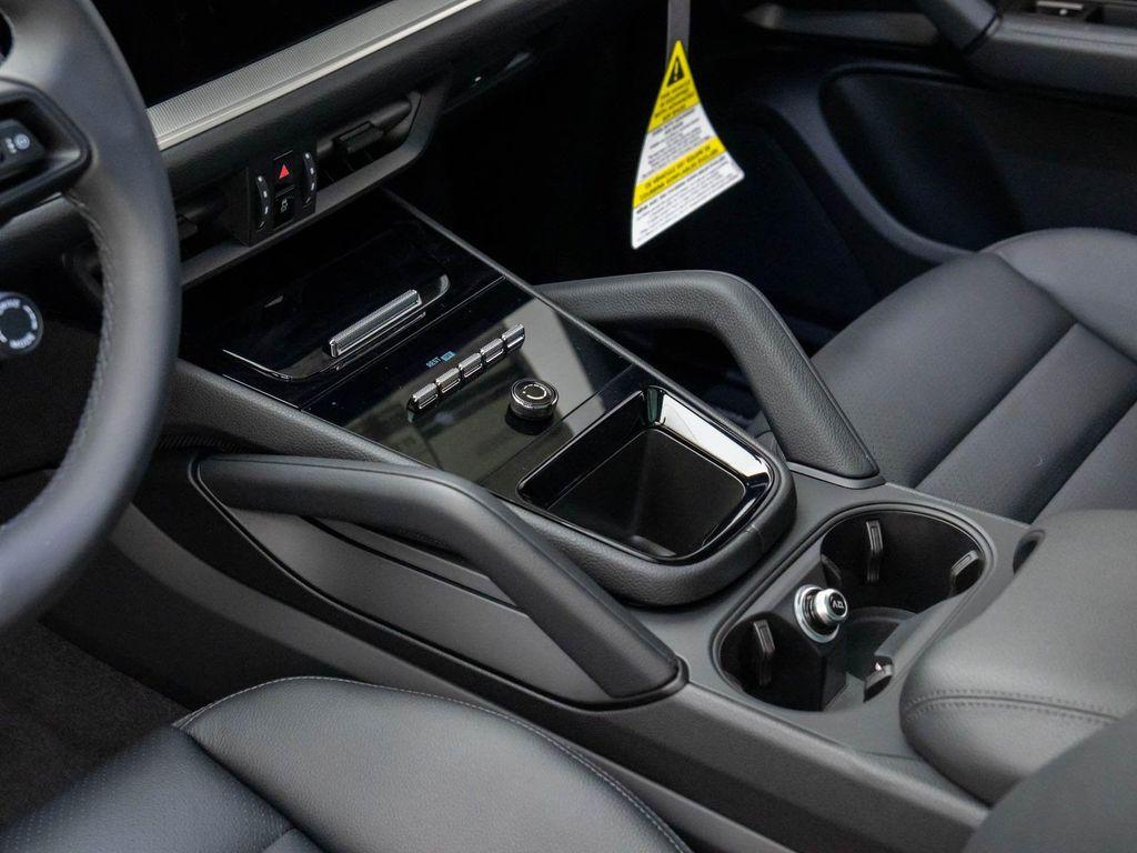 new 2025 Porsche Cayenne car, priced at $94,725