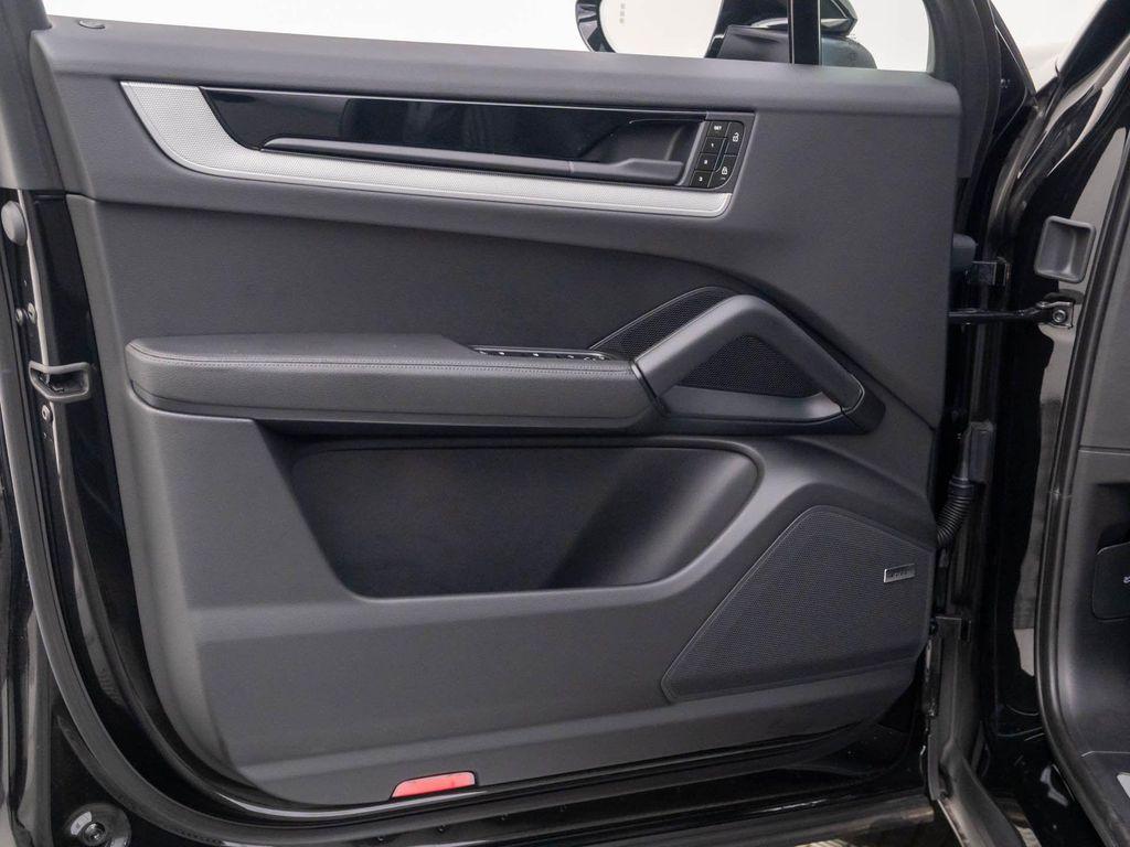new 2025 Porsche Cayenne car, priced at $94,725