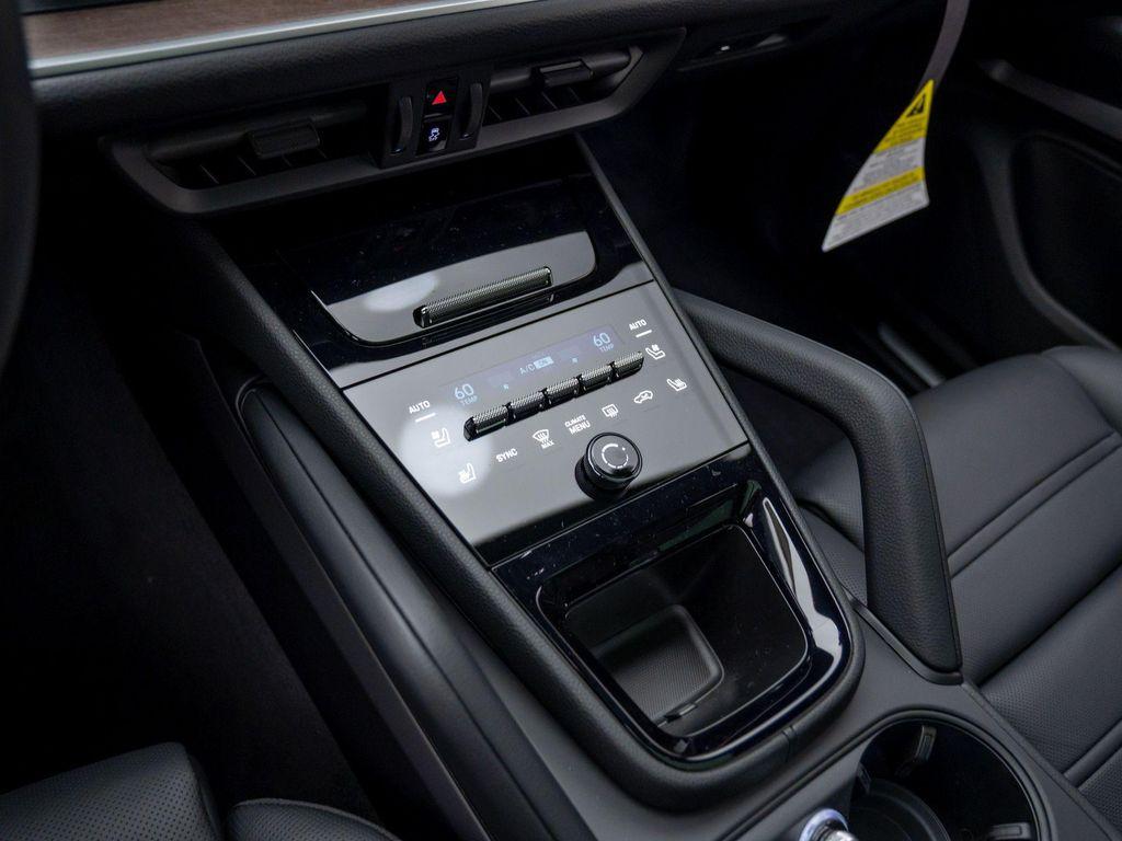 new 2025 Porsche Cayenne car