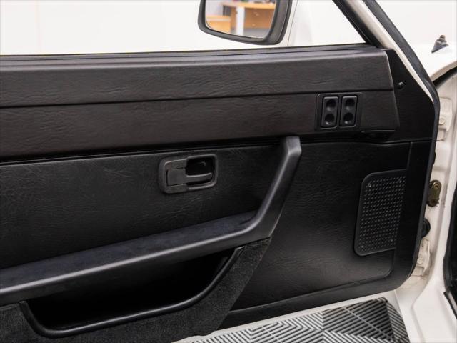 used 1983 Porsche 944 car