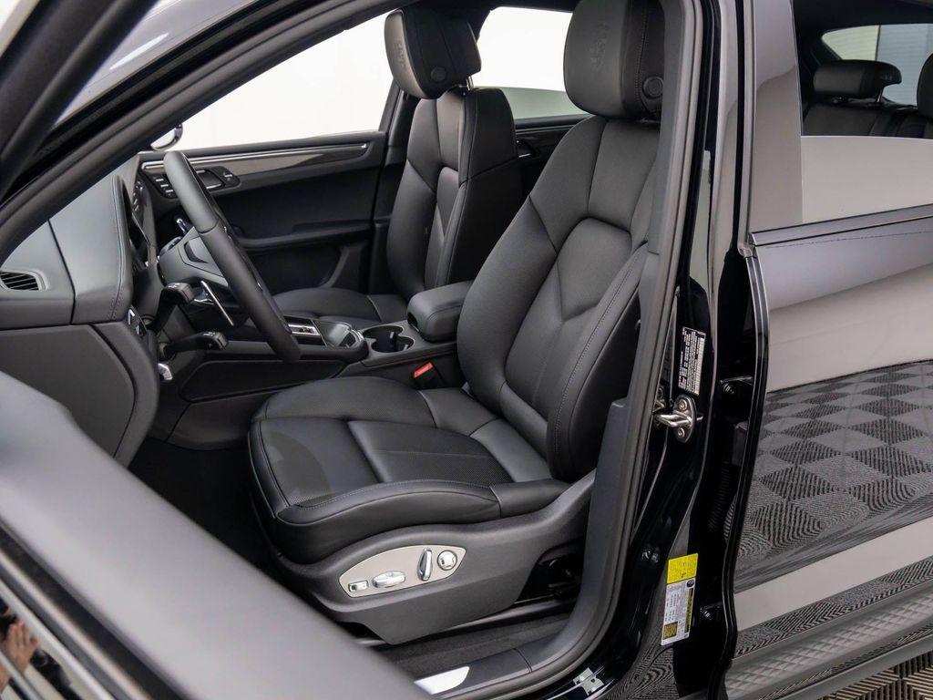 new 2025 Porsche Macan car